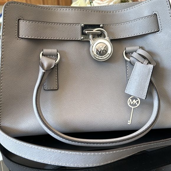Michael Kors Hamilton Bag with Wallet - Picture 6 of 13